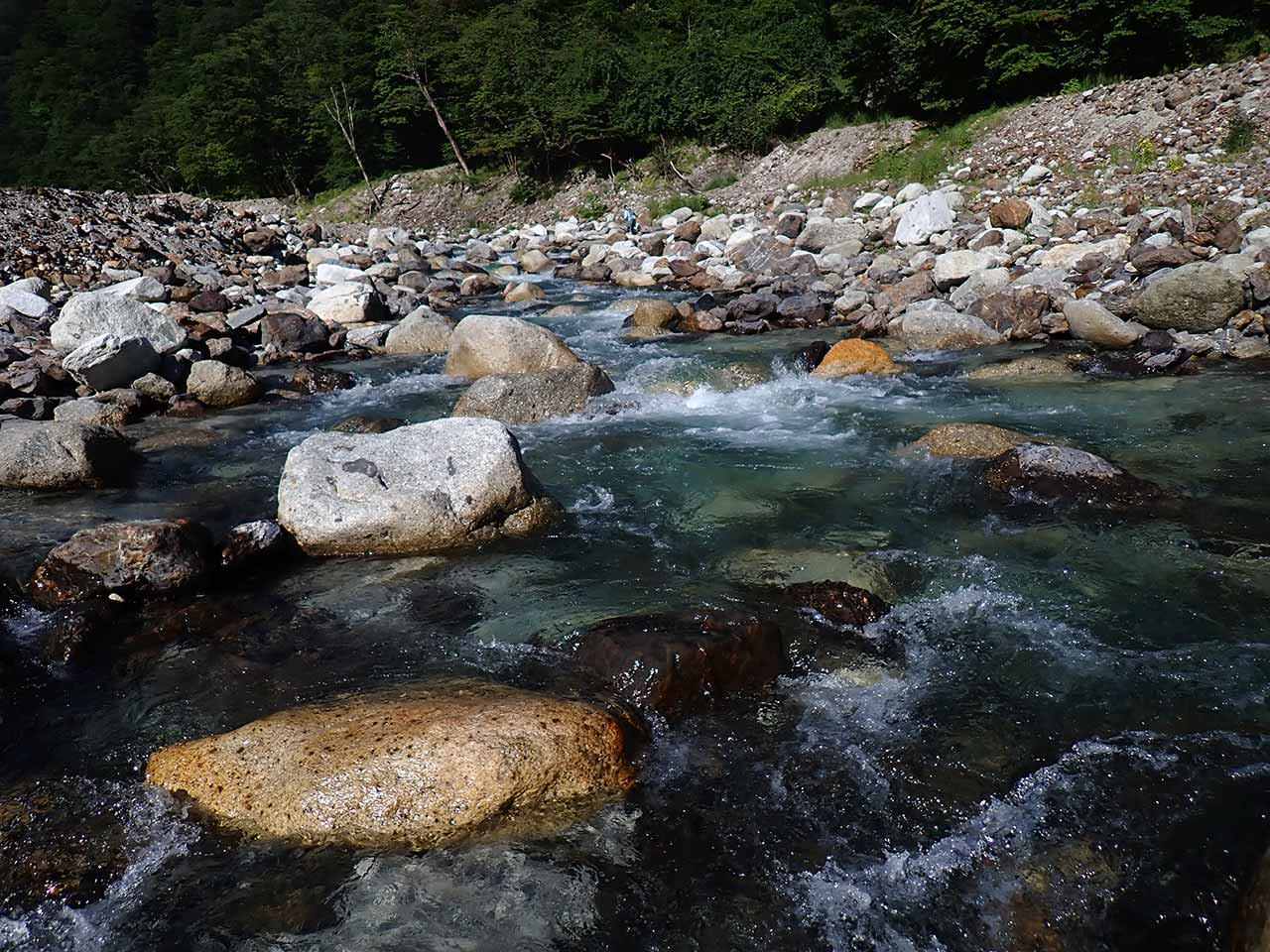 源流を目指す釣り