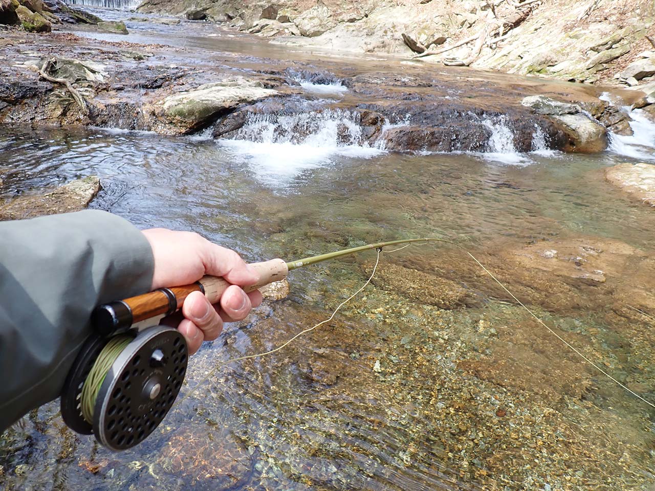 まだまだ寒い渓流