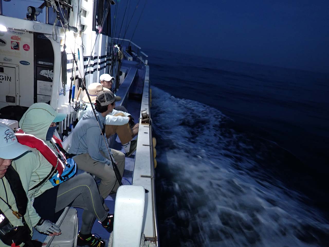 相模湾の夜明け